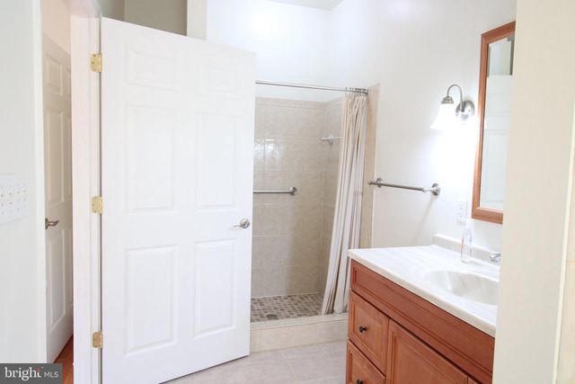 5100 AMPTHILL DR, Alexandria, VA 22312