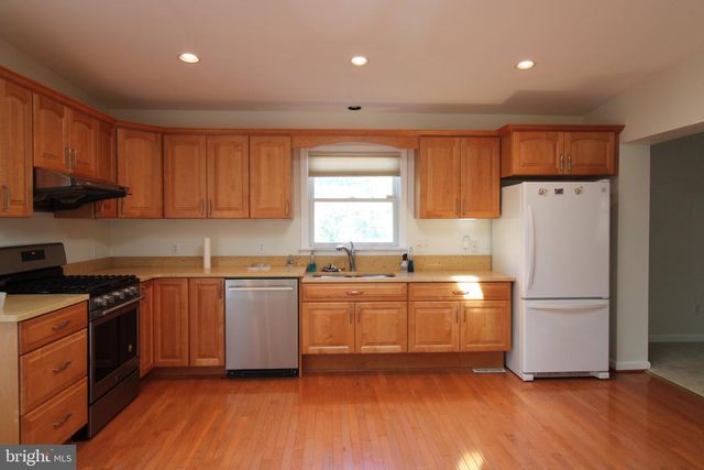 5100 AMPTHILL DR, Alexandria, VA 22312