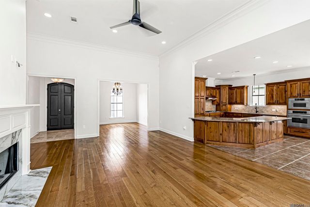12457 Legacy Hills Dr, Geismar, LA 70734