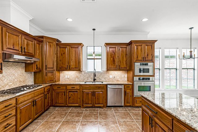 12457 Legacy Hills Dr, Geismar, LA 70734