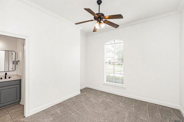 12457 Legacy Hills Dr, Geismar, LA 70734