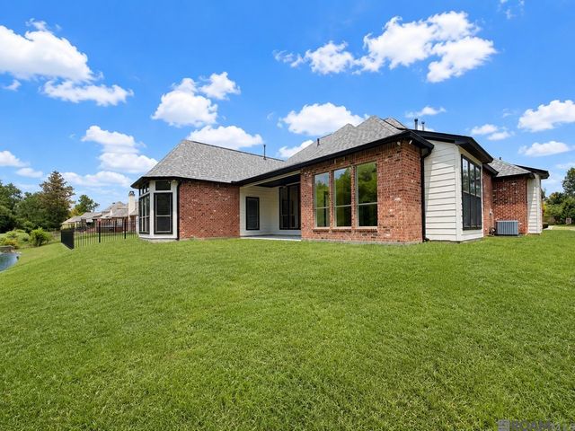 12457 Legacy Hills Dr, Geismar, LA 70734