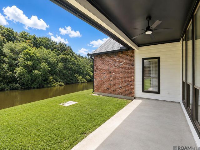 12457 Legacy Hills Dr, Geismar, LA 70734