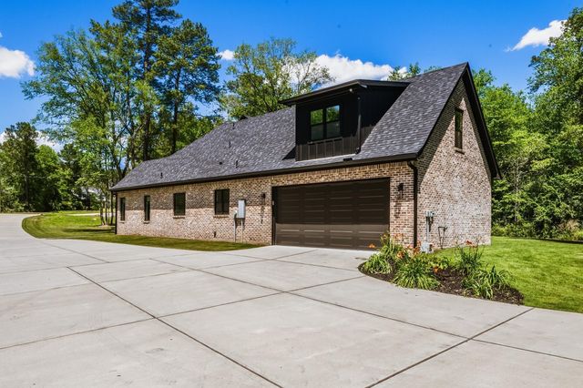 157 Wagon Pass Drive, Huntsville, TX 77340