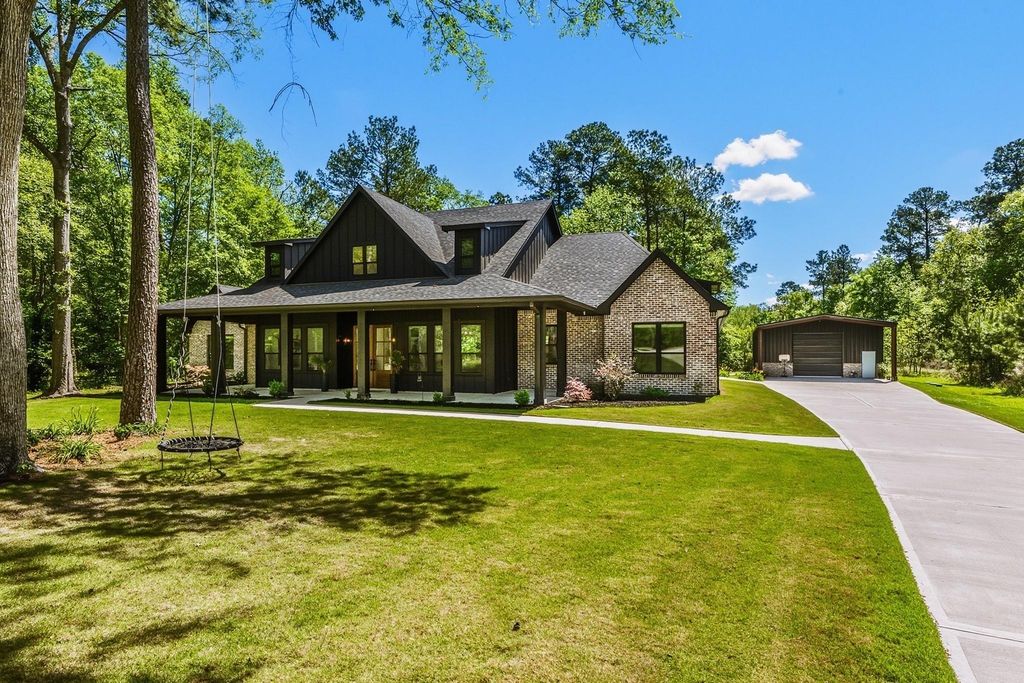 157 Wagon Pass Drive, Huntsville, TX 77340