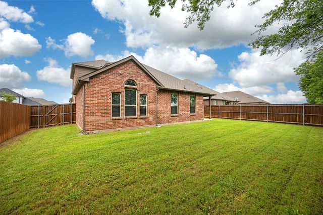 420 Stone Hollow Drive, Ferris, TX 75125