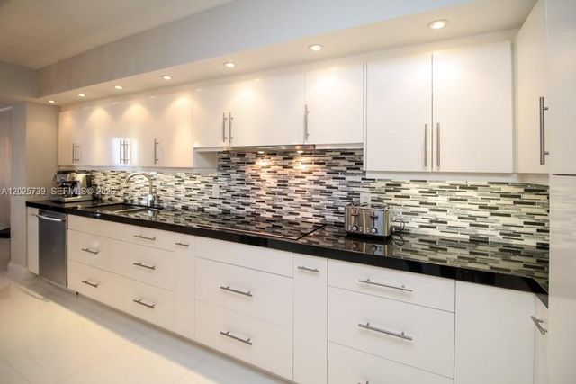 9801 Collins Ave 9W, Bal Harbour, FL 33154