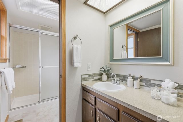 16543 NE 46th Street, Redmond, WA 98052