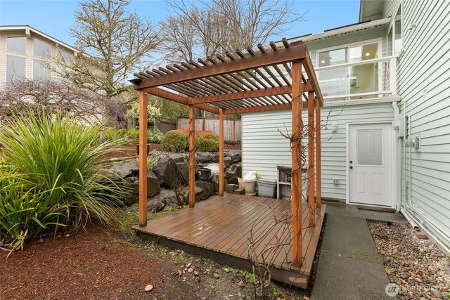 16543 NE 46th Street, Redmond, WA 98052