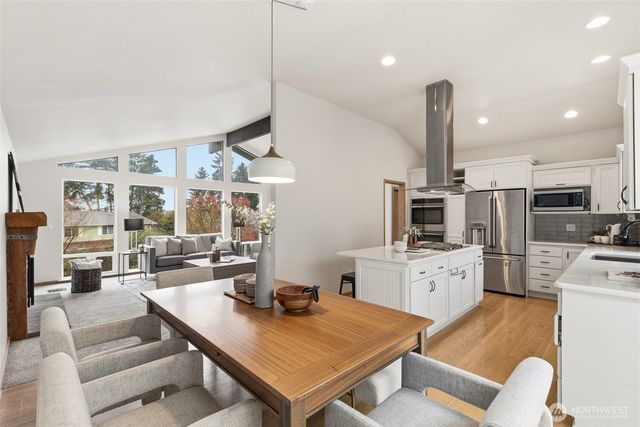 16543 NE 46th Street, Redmond, WA 98052