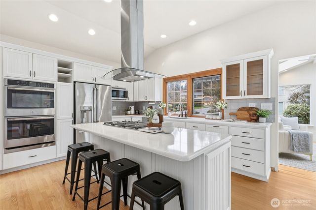 16543 NE 46th Street, Redmond, WA 98052