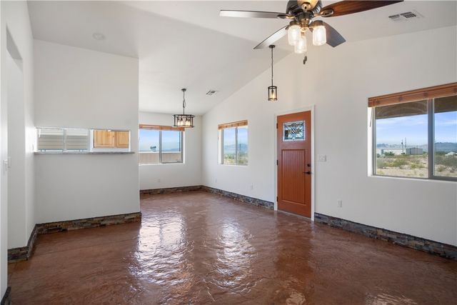 3328 N Mobile Road, Golden Valley, AZ 86413