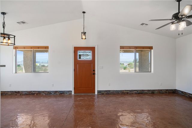 3328 N Mobile Road, Golden Valley, AZ 86413