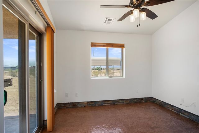 3328 N Mobile Road, Golden Valley, AZ 86413