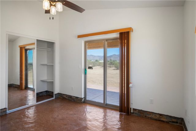 3328 N Mobile Road, Golden Valley, AZ 86413