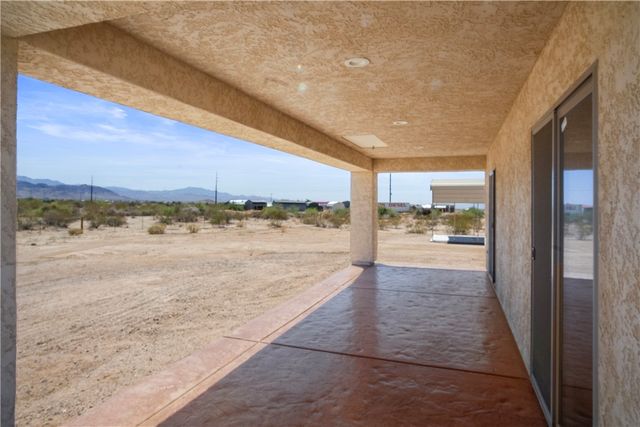 3328 N Mobile Road, Golden Valley, AZ 86413