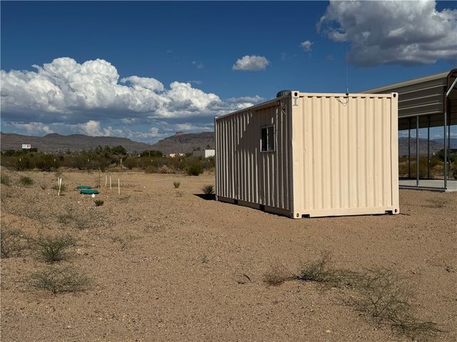 3328 N Mobile Road, Golden Valley, AZ 86413