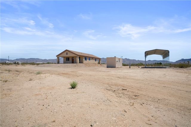 3328 N Mobile Road, Golden Valley, AZ 86413