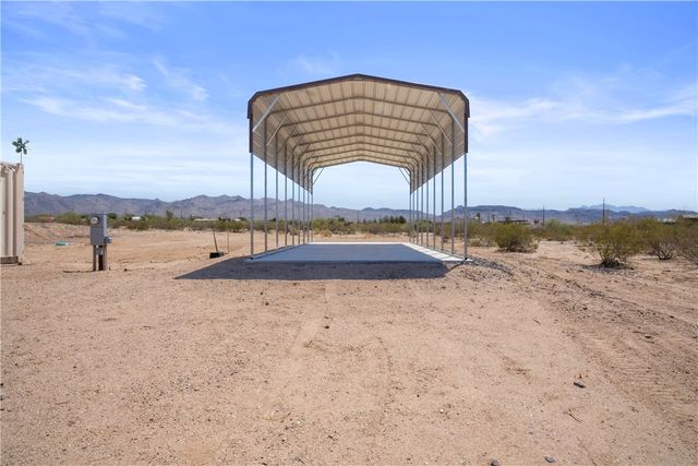 3328 N Mobile Road, Golden Valley, AZ 86413