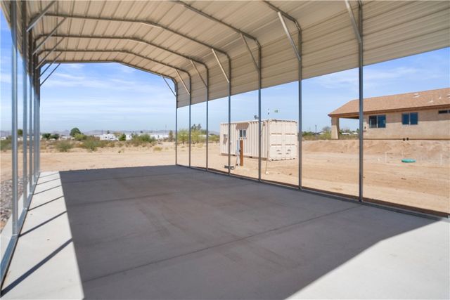 3328 N Mobile Road, Golden Valley, AZ 86413