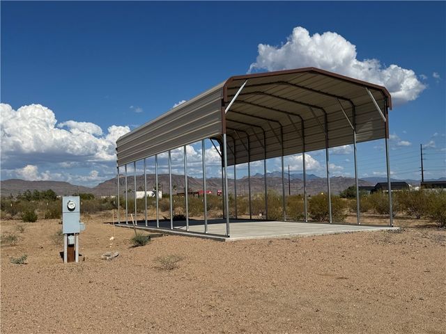 3328 N Mobile Road, Golden Valley, AZ 86413