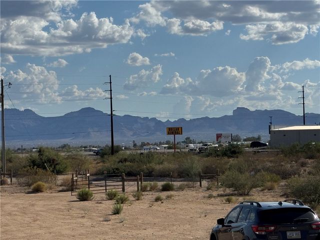 3328 N Mobile Road, Golden Valley, AZ 86413