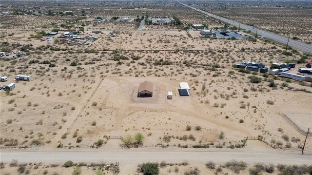 3328 N Mobile Road, Golden Valley, AZ 86413