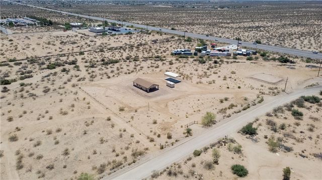 3328 N Mobile Road, Golden Valley, AZ 86413