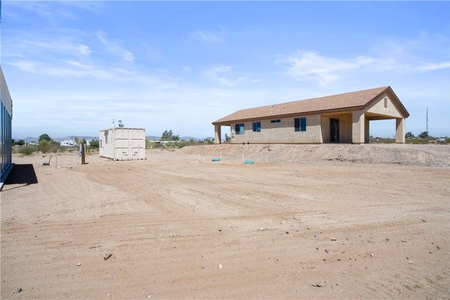 3328 N Mobile Road, Golden Valley, AZ 86413