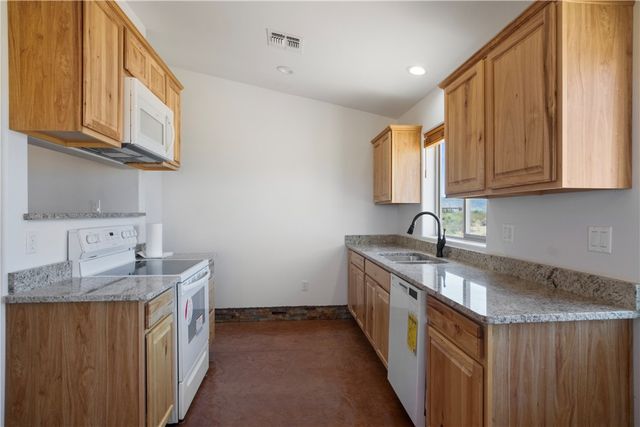 3328 N Mobile Road, Golden Valley, AZ 86413