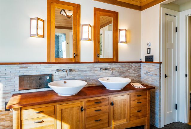 775 Hills Point Road, Charlotte, VT 05445