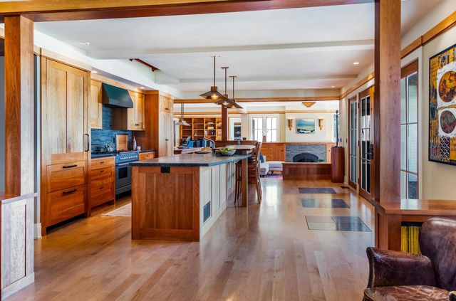 775 Hills Point Road, Charlotte, VT 05445