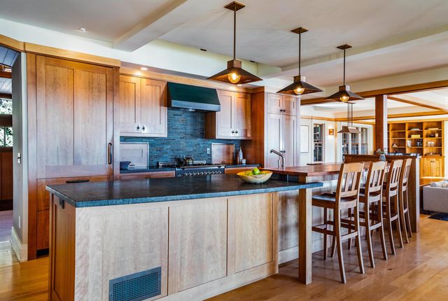 775 Hills Point Road, Charlotte, VT 05445