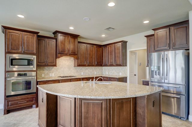 13207 Lone Creek Lane, Pearland, TX 77584