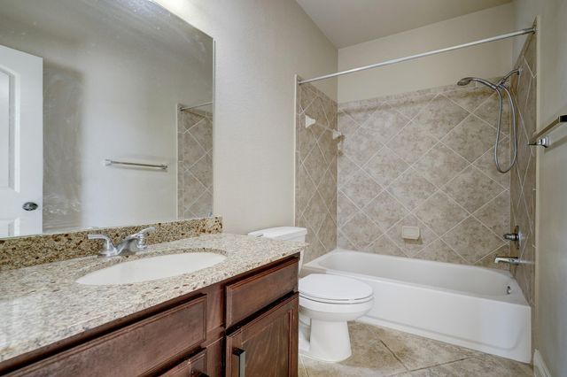 13207 Lone Creek Lane, Pearland, TX 77584