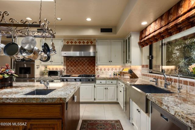 7250 E Ventana Canyon Drive, Tucson, AZ 85750