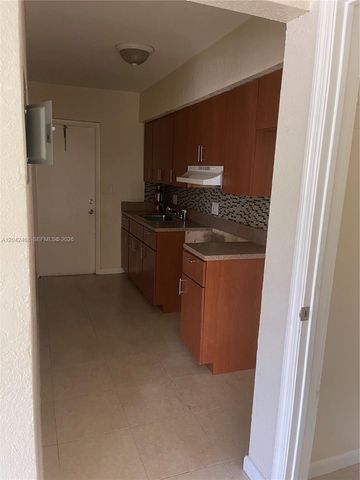 16041 NE 18th Pl 1, North Miami Beach, FL 33162