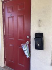 16041 NE 18th Pl 1, North Miami Beach, FL 33162