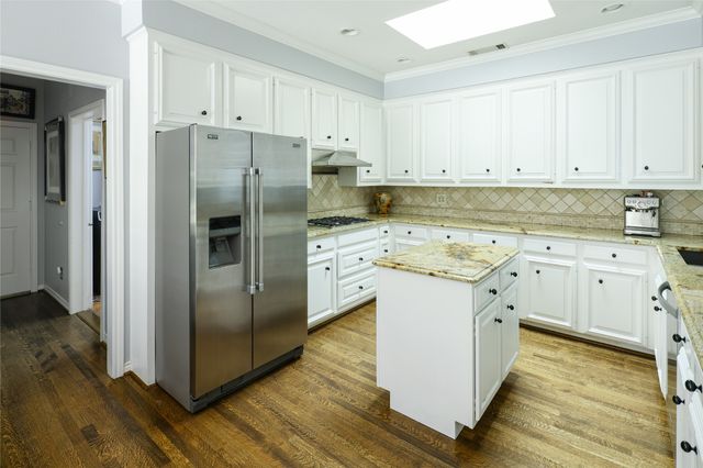 5908 Fallsview Lane, Dallas, TX 75252