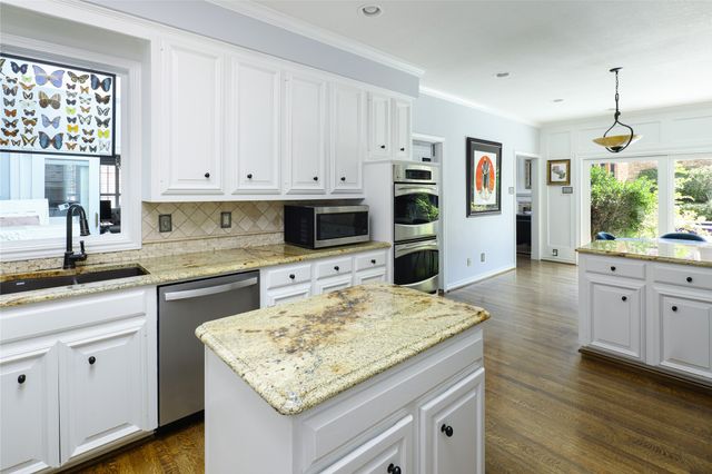 5908 Fallsview Lane, Dallas, TX 75252