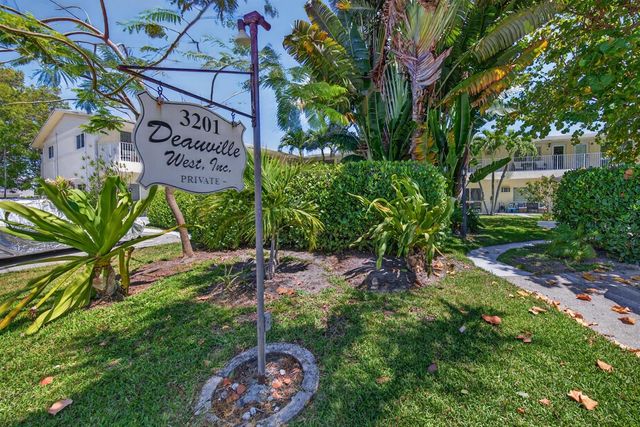 3201 SE 10th Street A11, Pompano Beach, FL 33062