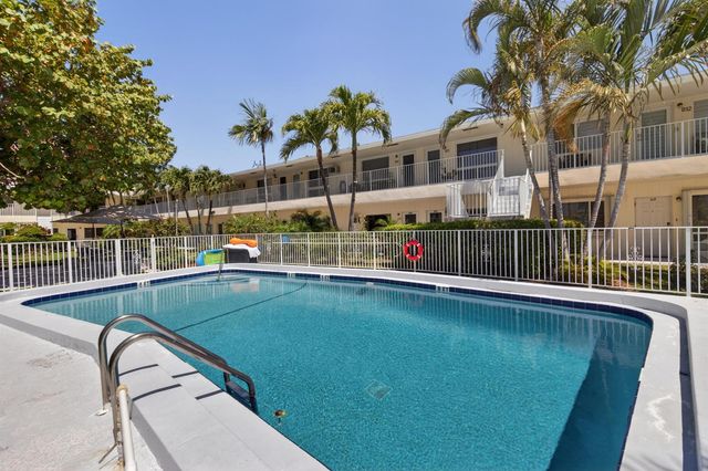 3201 SE 10th Street A11, Pompano Beach, FL 33062