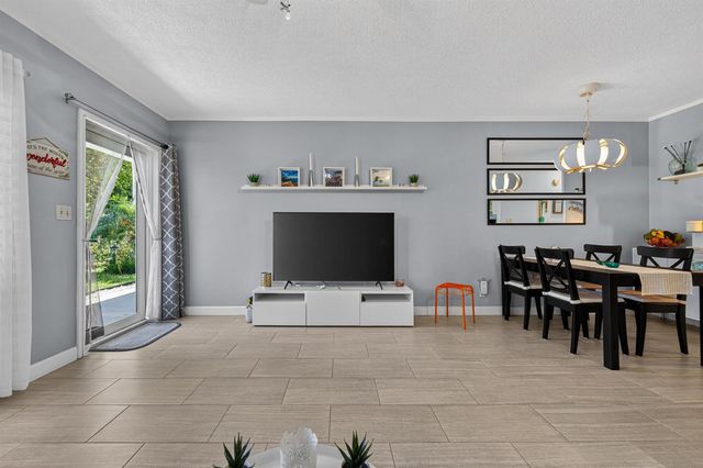 3201 SE 10th Street A11, Pompano Beach, FL 33062