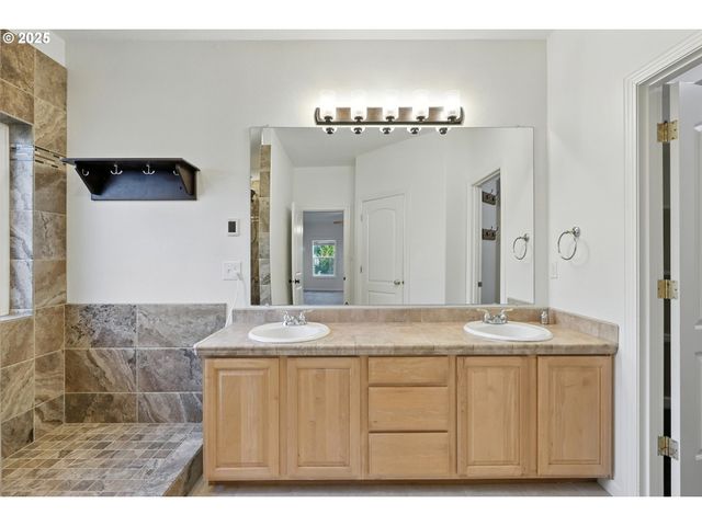 17707 Ne 38TH Way, Vancouver, WA 98682