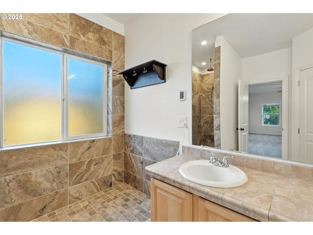 17707 Ne 38TH Way, Vancouver, WA 98682