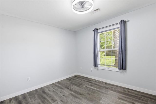 218 Hillside Drive, Baldwin City, KS 66006