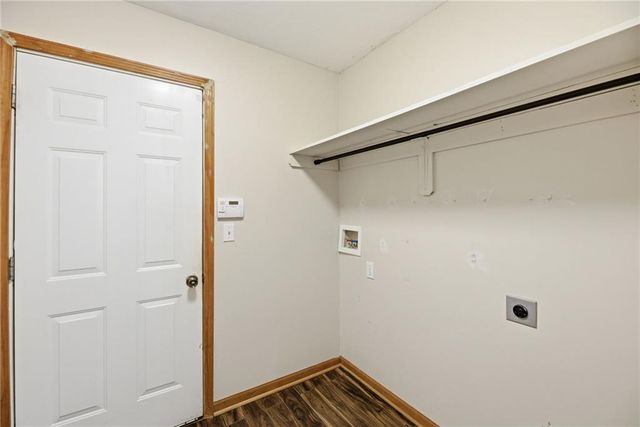 218 Hillside Drive, Baldwin City, KS 66006