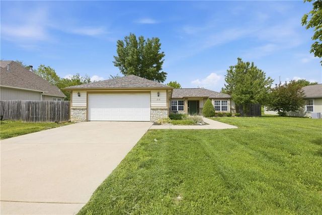 218 Hillside Drive, Baldwin City, KS 66006