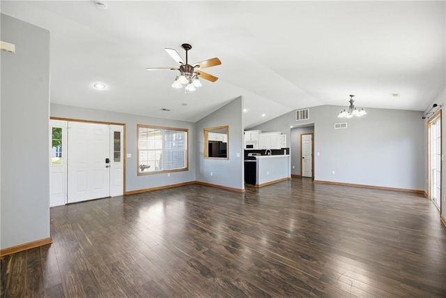 218 Hillside Drive, Baldwin City, KS 66006