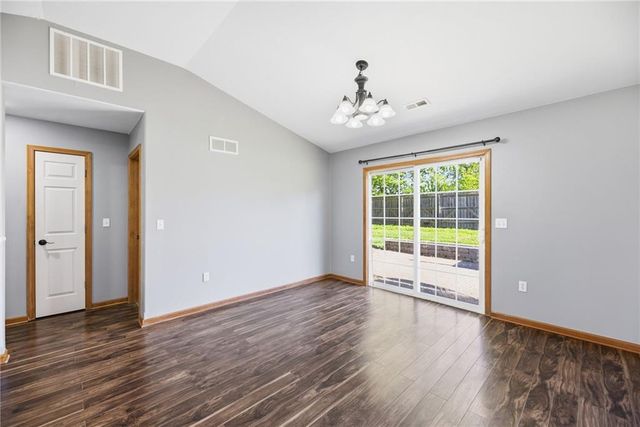 218 Hillside Drive, Baldwin City, KS 66006